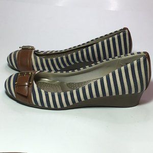 DexFlex Comfort Woman's Flat Stripped Size 10 EUC